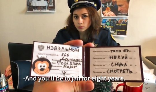 Русская полицейская согласилась на съемку домашней порно пародии