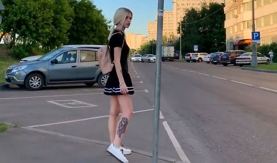 Русская блондинка согласилась на минет на любительскую камеру...